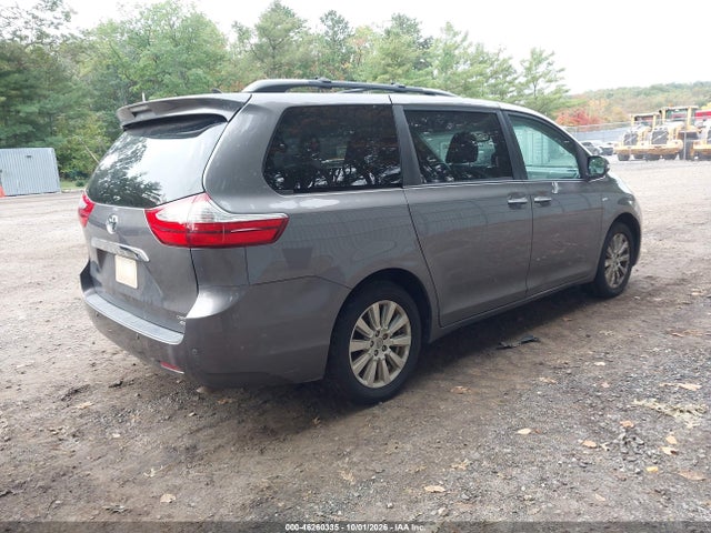 46260335 :رقم المزاد ، 5TDDZ3DC4HS180640 vin ، 2017 Toyota Sienna Limited Premium 7 Passenger مزاد بيع
