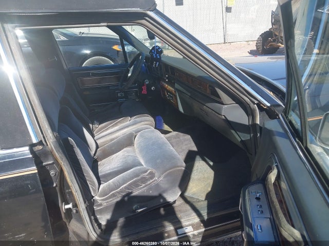 46260393 :رقم المزاد ، 1LNBP96F0EY645157 vin ، 1984 Lincoln Town Car مزاد بيع