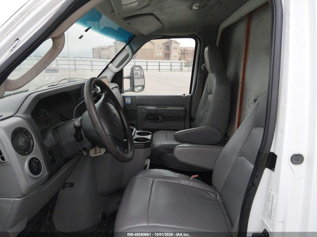 46260661 :رقم المزاد ، 1FDWE3FLXDDB15942 vin ، 2013 Ford E-350 Cutaway مزاد بيع