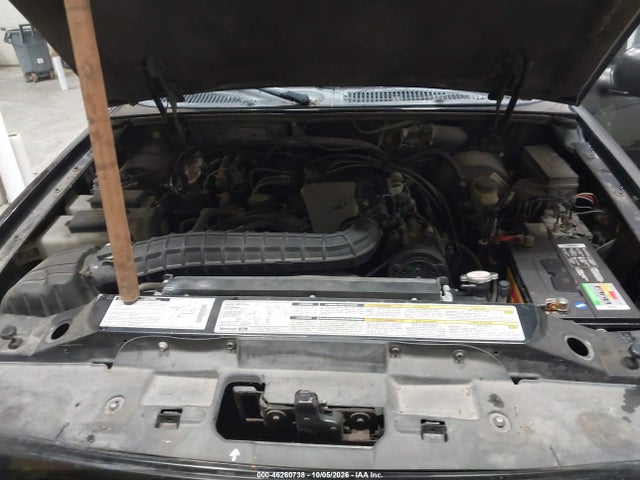 46260738 :رقم المزاد ، 1FMZU72X5YUB13943 vin ، 2000 Ford Explorer Xls مزاد بيع