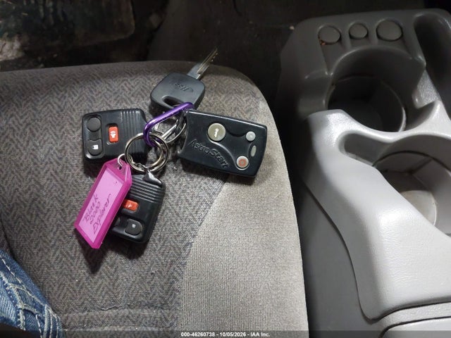 46260738 :رقم المزاد ، 1FMZU72X5YUB13943 vin ، 2000 Ford Explorer Xls مزاد بيع