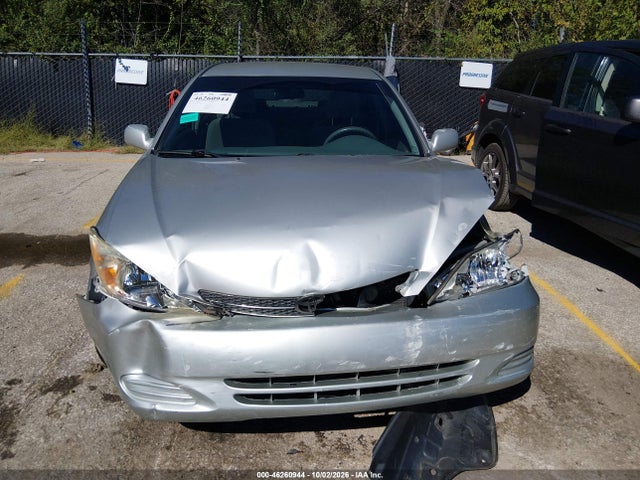 2004 Toyota Camry Le მანქანა იყიდება აუქციონზე, vin: 4T1BE32K24U850152, აუქციონის ნომერი: 46260944
