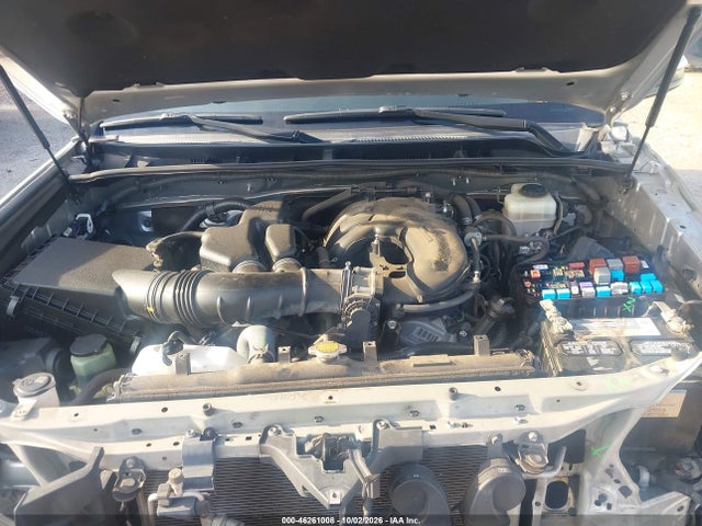 Toyota 4RUNNER SR5 2016 JTEBU5JRXG5281952 Image 10