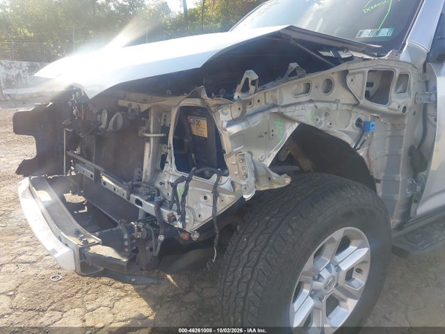 Toyota 4RUNNER SR5 2016 JTEBU5JRXG5281952 Image 12