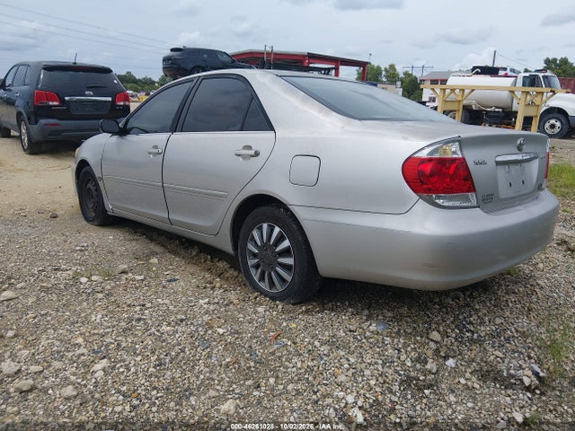 2005 Toyota Camry Std მანქანა იყიდება აუქციონზე, vin: 4T1BE32K25U592135, აუქციონის ნომერი: 46261028