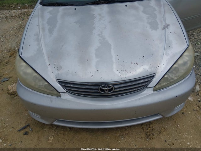 2005 Toyota Camry Std მანქანა იყიდება აუქციონზე, vin: 4T1BE32K25U592135, აუქციონის ნომერი: 46261028