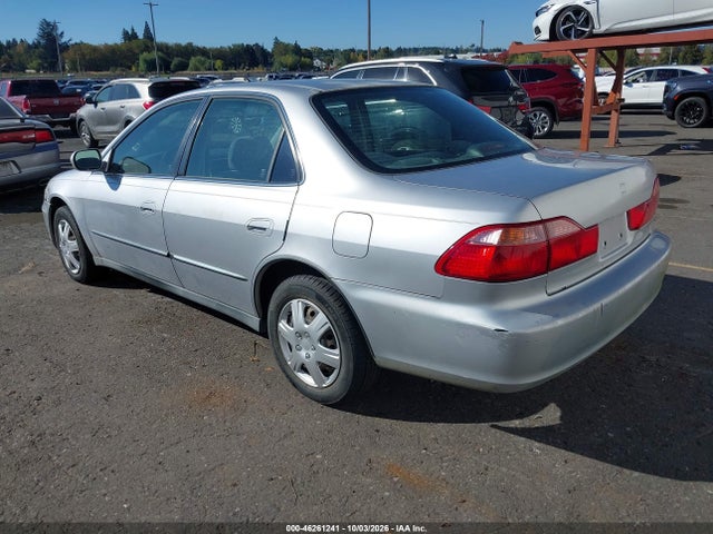 46261241 :رقم المزاد ، JHMCG5648YC037595 vin ، 2000 Honda Accord 2.3 Lx مزاد بيع