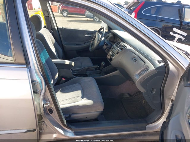 46261241 :رقم المزاد ، JHMCG5648YC037595 vin ، 2000 Honda Accord 2.3 Lx مزاد بيع