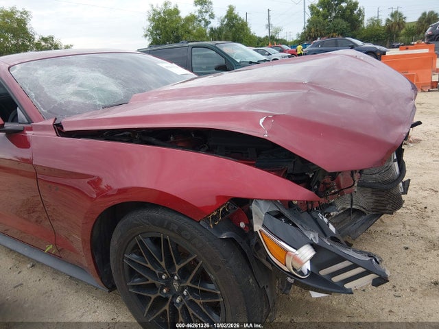 46261326 :رقم المزاد ، 1FA6P8AM4F5399308 vin ، 2015 Ford Mustang V6 مزاد بيع