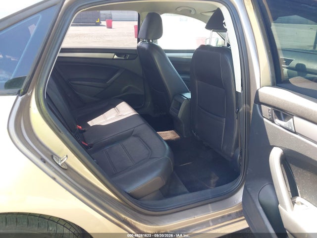 2015 Volkswagen Passat 1.8t Wolfsburg Edition მანქანა იყიდება აუქციონზე, vin: 1VWAT7A35FC091333, აუქციონის ნომერი: 46261623
