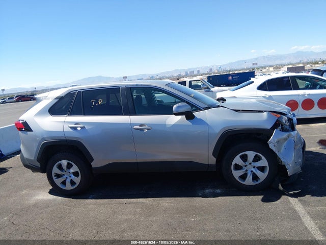 46261624 :رقم المزاد ، 2T3G1RFV3NW313081 vin ، 2022 Toyota Rav4 Le مزاد بيع