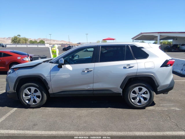 46261624 :رقم المزاد ، 2T3G1RFV3NW313081 vin ، 2022 Toyota Rav4 Le مزاد بيع