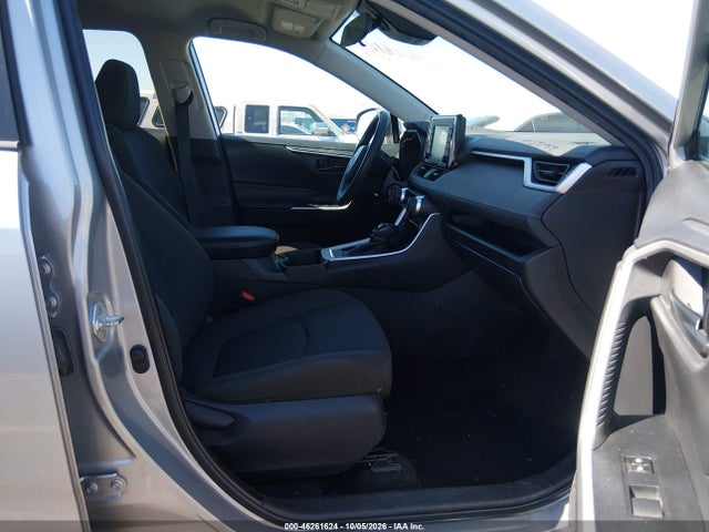 46261624 :رقم المزاد ، 2T3G1RFV3NW313081 vin ، 2022 Toyota Rav4 Le مزاد بيع