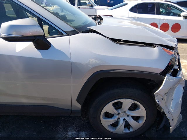 46261624 :رقم المزاد ، 2T3G1RFV3NW313081 vin ، 2022 Toyota Rav4 Le مزاد بيع