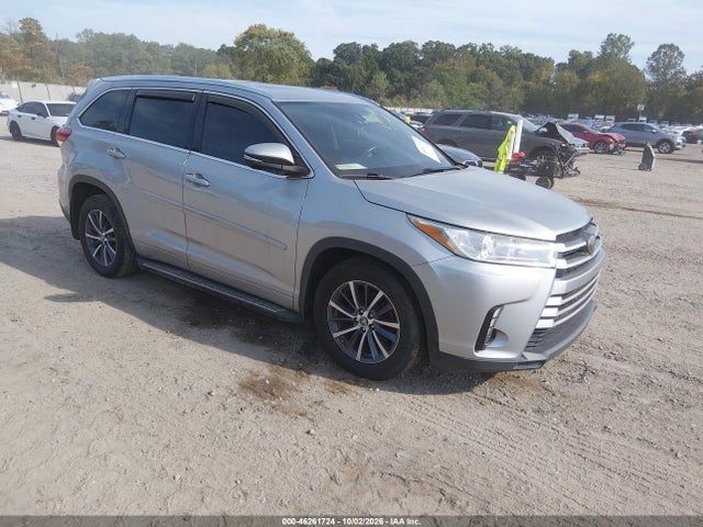 46261724 :رقم المزاد ، 5TDJZRFH3HS390631 vin ، 2017 Toyota Highlander Xle مزاد بيع