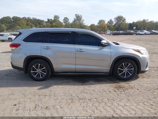 2017 Toyota Highlander Xle მანქანა იყიდება აუქციონზე, vin: 5TDJZRFH3HS390631, აუქციონის ნომერი: 46261724