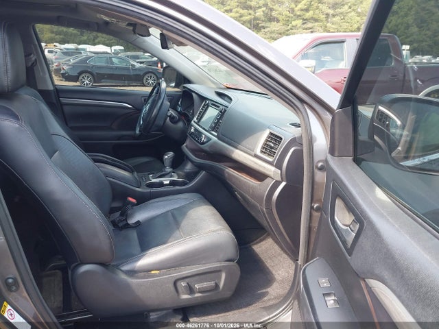 Продажа на аукционе авто 2017 Toyota Highlander Limited, vin: 5TDYZRFH7HS210436, номер лота: 46261776