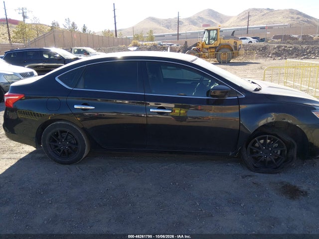 46261795 :رقم المزاد ، 3N1AB7AP9JY208262 vin ، 2018 Nissan Sentra S مزاد بيع