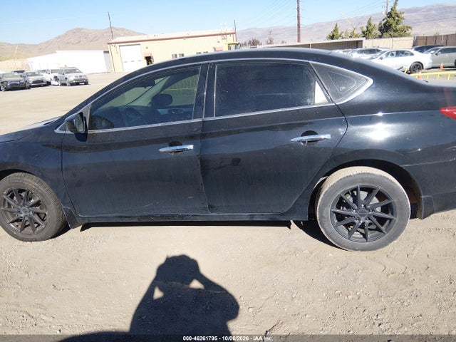 46261795 :رقم المزاد ، 3N1AB7AP9JY208262 vin ، 2018 Nissan Sentra S مزاد بيع
