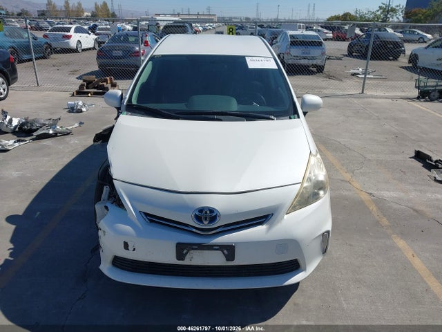 Toyota Prius V Two 2014 JTDZN3EU4EJ004172 Image 13