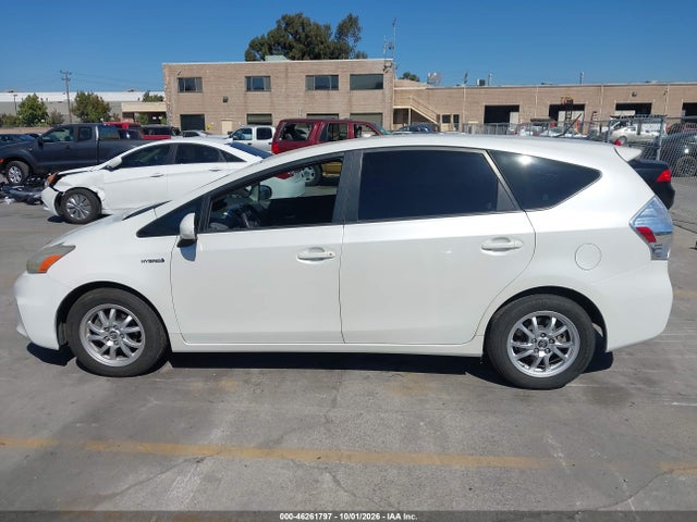 Toyota Prius V Two 2014 JTDZN3EU4EJ004172 Image 15
