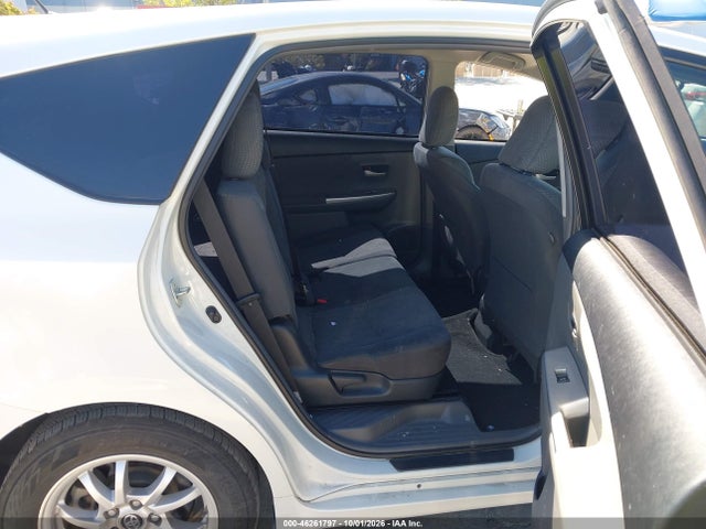 Toyota Prius V Two 2014 JTDZN3EU4EJ004172 Image 8