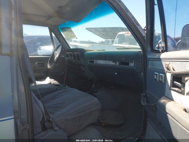 1988 Chevrolet Suburban V10 მანქანა იყიდება აუქციონზე, vin: 1GNEV16K2JF190539, აუქციონის ნომერი: 46261843