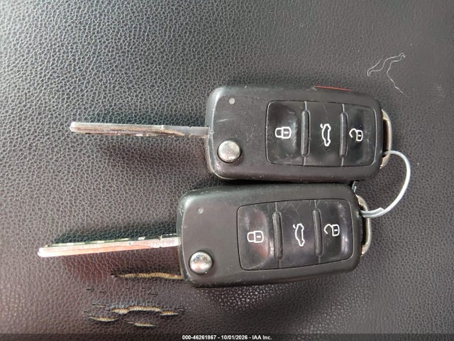 46261867 :رقم المزاد ، 3VWH17ATXEM640431 vin ، 2014 Volkswagen Beetle 1.8t مزاد بيع