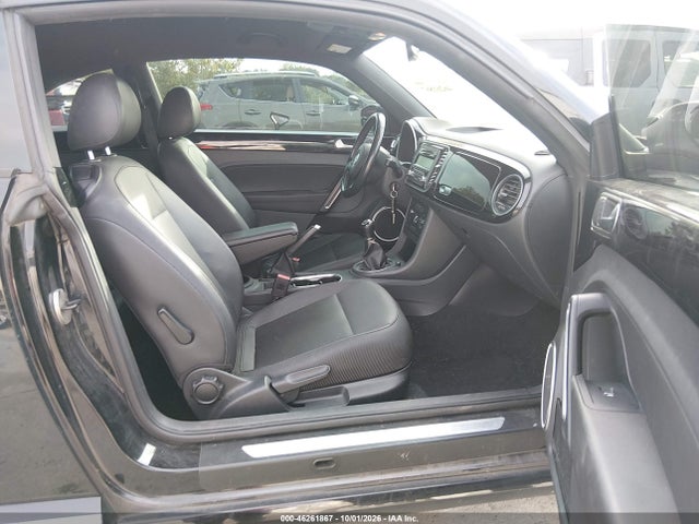 46261867 :رقم المزاد ، 3VWH17ATXEM640431 vin ، 2014 Volkswagen Beetle 1.8t مزاد بيع