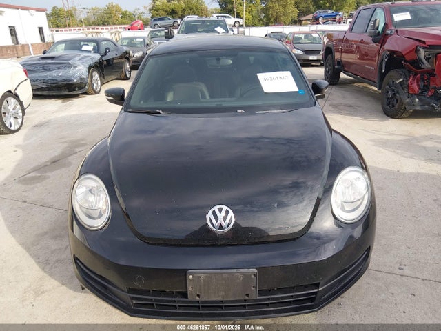 46261867 :رقم المزاد ، 3VWH17ATXEM640431 vin ، 2014 Volkswagen Beetle 1.8t مزاد بيع