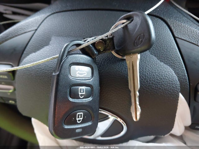 Продажа на аукционе авто 2019 Hyundai Elantra Se, vin: 5NPD74LFXKH435165, номер лота: 46261901