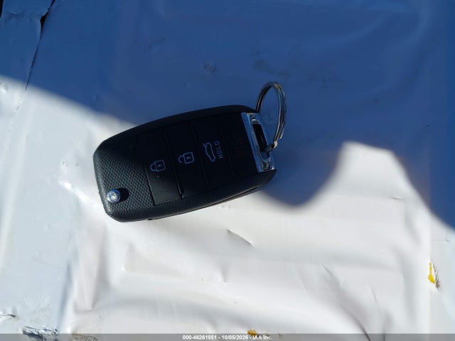 3KPA25AB1KE175475 KIA Rio 5-door S