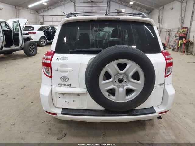 2011 Toyota Rav4 მანქანა იყიდება აუქციონზე, vin: 2T3BF4DV1BW163680, აუქციონის ნომერი: 46262026