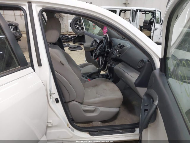 2011 Toyota Rav4 მანქანა იყიდება აუქციონზე, vin: 2T3BF4DV1BW163680, აუქციონის ნომერი: 46262026