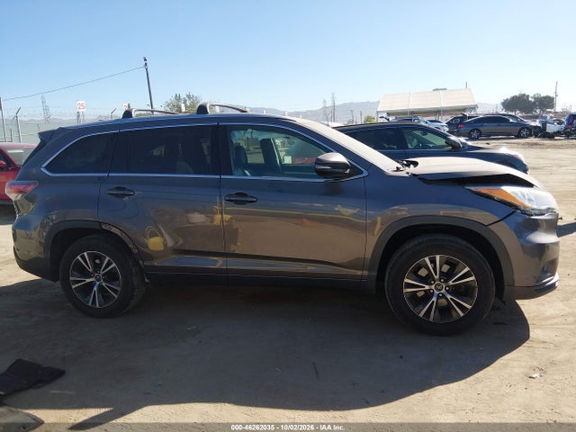 Продажа на аукционе авто 2016 Toyota Highlander Xle V6, vin: 5TDKKRFH1GS501118, номер лота: 46262035