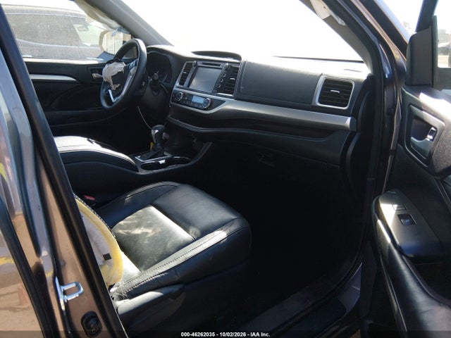 Продажа на аукционе авто 2016 Toyota Highlander Xle V6, vin: 5TDKKRFH1GS501118, номер лота: 46262035