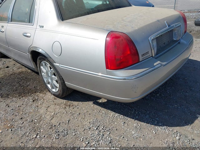 46262080 :رقم المزاد ، 2LNBL8CVXAX616681 vin ، 2010 Lincoln Town Car Signature Limited مزاد بيع