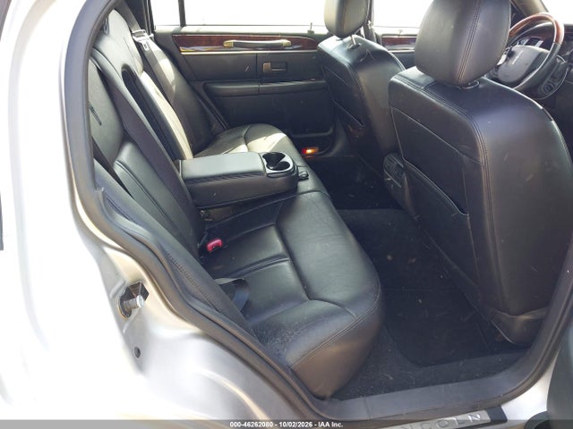 46262080 :رقم المزاد ، 2LNBL8CVXAX616681 vin ، 2010 Lincoln Town Car Signature Limited مزاد بيع