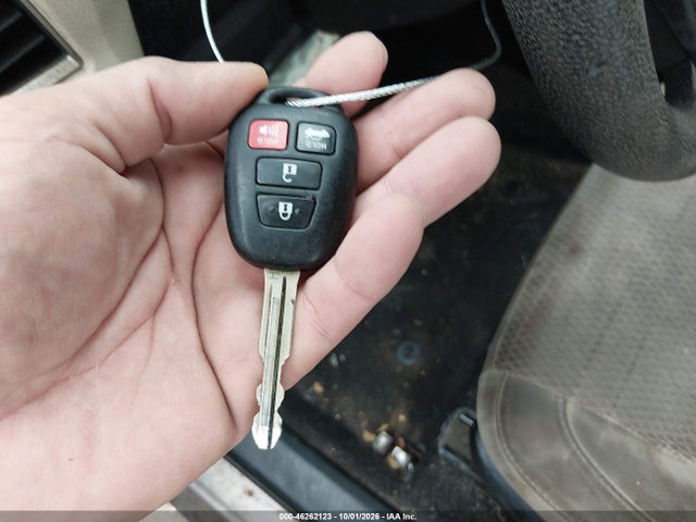 2015 Toyota Corolla Le მანქანა იყიდება აუქციონზე, vin: 5YFBURHE3FP348858, აუქციონის ნომერი: 46262123