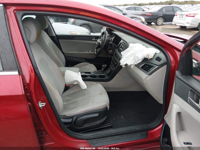 2017 Hyundai Sonata მანქანა იყიდება აუქციონზე, vin: 5NPE24AF4HH504558, აუქციონის ნომერი: 46262196