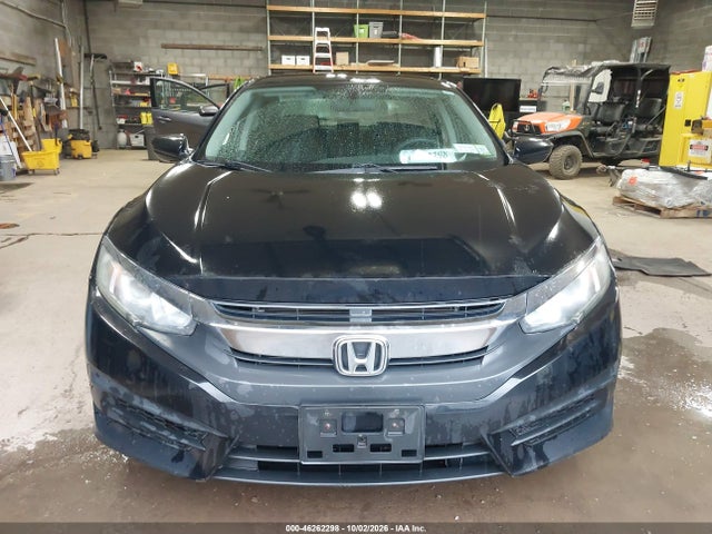 Продажа на аукционе авто 2018 Honda Civic Lx, vin: 19XFC2F55JE200686, номер лота: 46262298