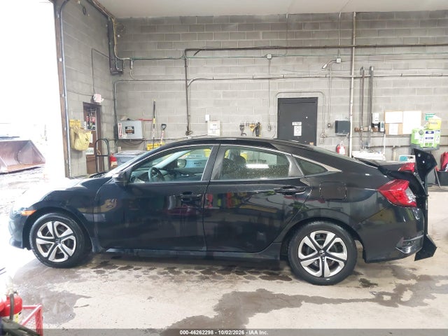 Продажа на аукционе авто 2018 Honda Civic Lx, vin: 19XFC2F55JE200686, номер лота: 46262298