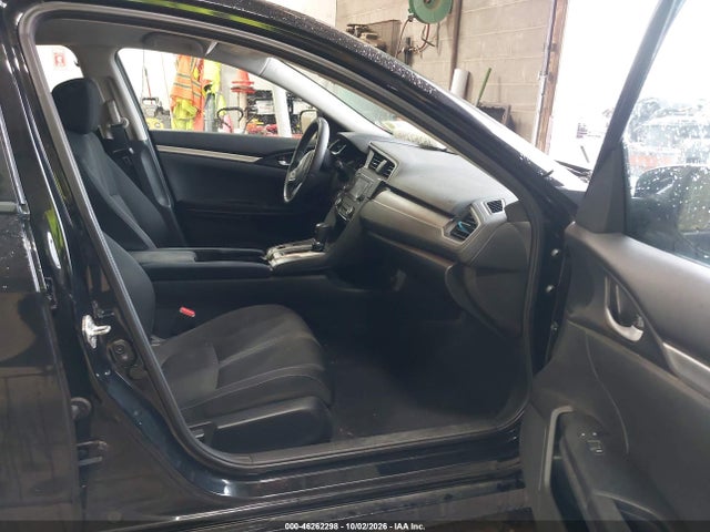 Продажа на аукционе авто 2018 Honda Civic Lx, vin: 19XFC2F55JE200686, номер лота: 46262298