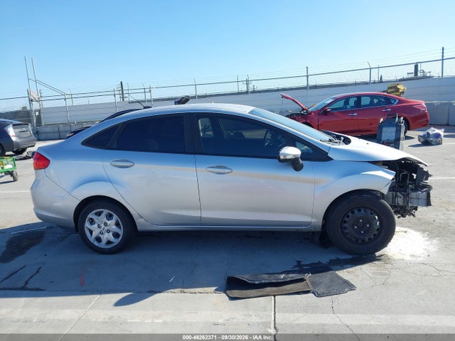 Продажа на аукционе авто 2013 Ford Fiesta Se, vin: 3FADP4BJ0DM194807, номер лота: 46262371