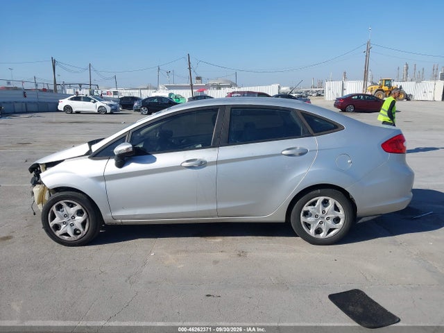 Продажа на аукционе авто 2013 Ford Fiesta Se, vin: 3FADP4BJ0DM194807, номер лота: 46262371