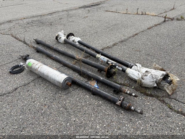Продаж на аукціоні авто 2000 (5) Assorted Driveshafts Other, vin: , номер лоту: 46262516