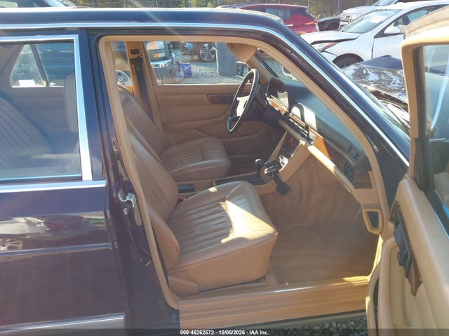 1984 Mercedes-benz 380 Se მანქანა იყიდება აუქციონზე, vin: WDBCA32A6EA067221, აუქციონის ნომერი: 46262572