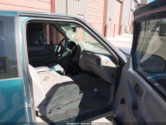 46262777 :رقم المزاد ، 1GCDT19W6W8193223 vin ، 1998 Chevrolet S-10 Ls مزاد بيع