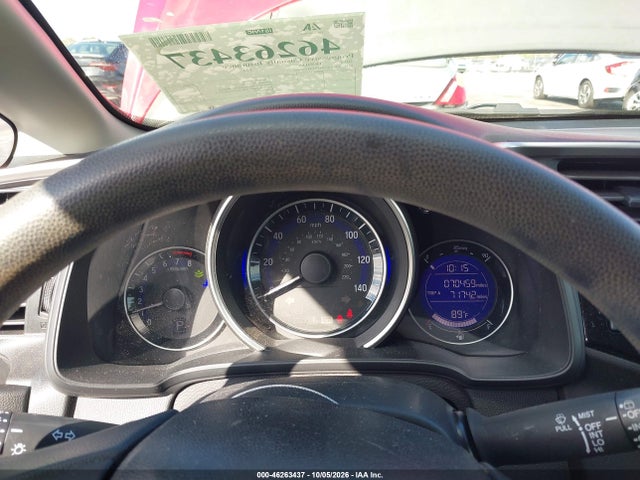 Продажа на аукционе авто 2015 Honda Fit Lx, vin: 3HGGK5H5XFM733962, номер лота: 46263437