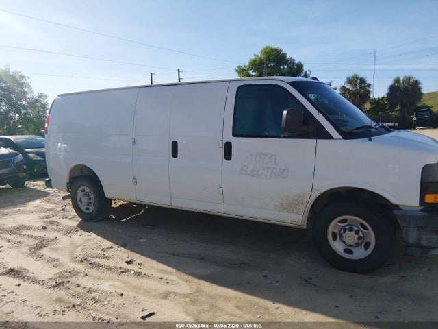 2021 Chevrolet Express Cargo Rwd 2500 Extended Wheelbase Wt მანქანა იყიდება აუქციონზე, vin: 1GCWGBF74M1145015, აუქციონის ნომერი: 46263455